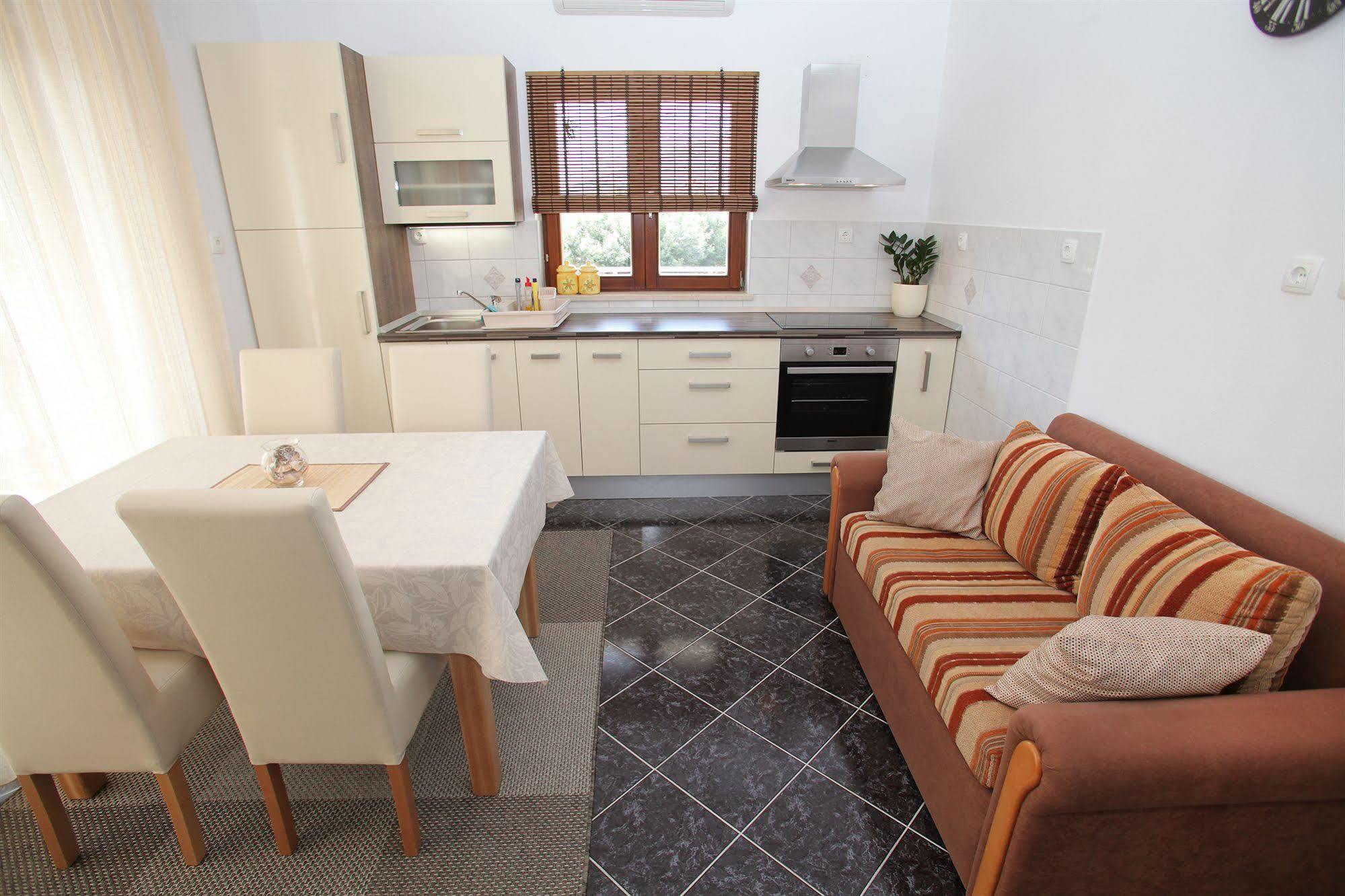 Apartments Hrabar Trogir Eksteriør bilde