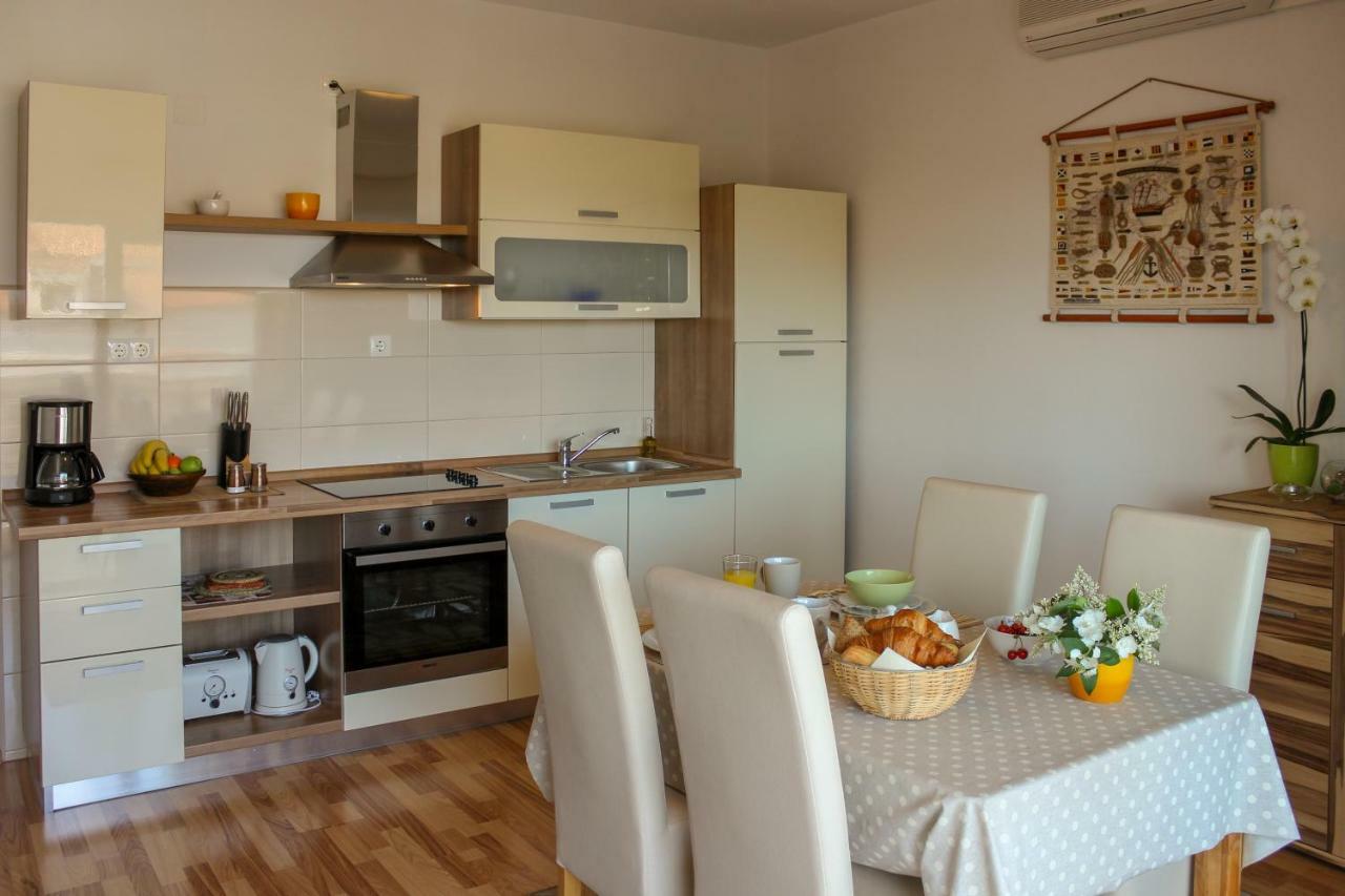 Apartments Hrabar Trogir Eksteriør bilde