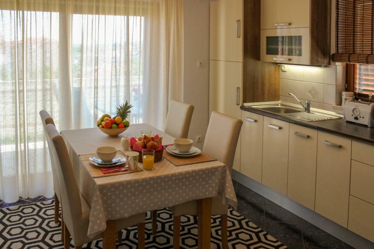 Apartments Hrabar Trogir Eksteriør bilde