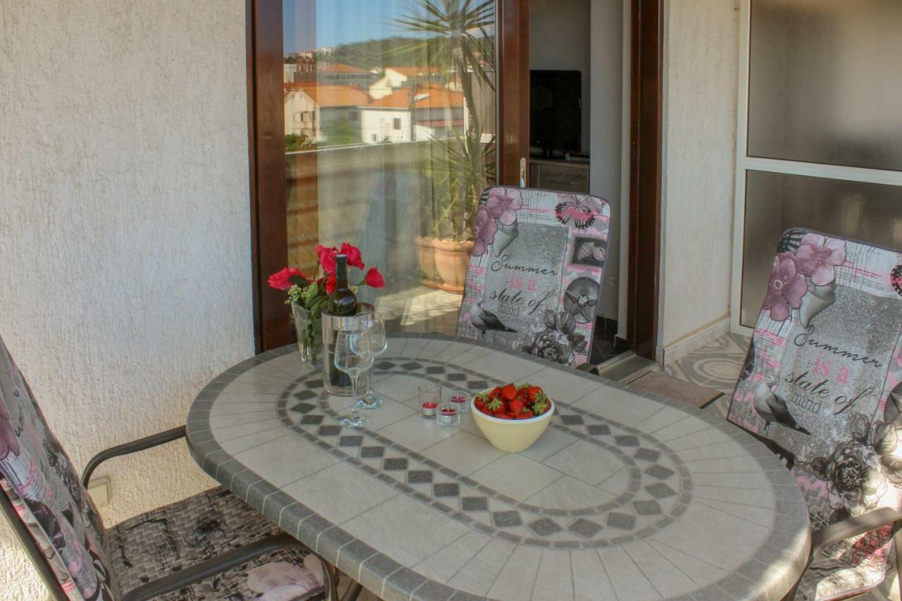 Apartments Hrabar Trogir Eksteriør bilde